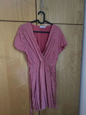 Mini dress with sleeves and belt, like new, white and red