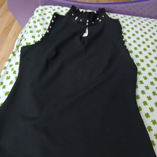 Black women's top and skirt like new, sizes M and L