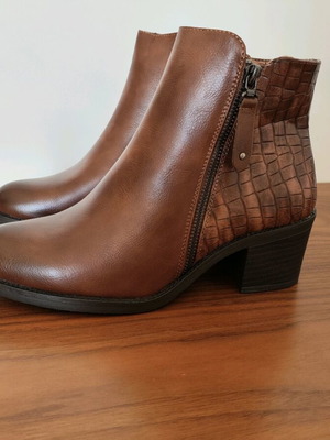 Brown ankle boots new, faux leather with croc pattern