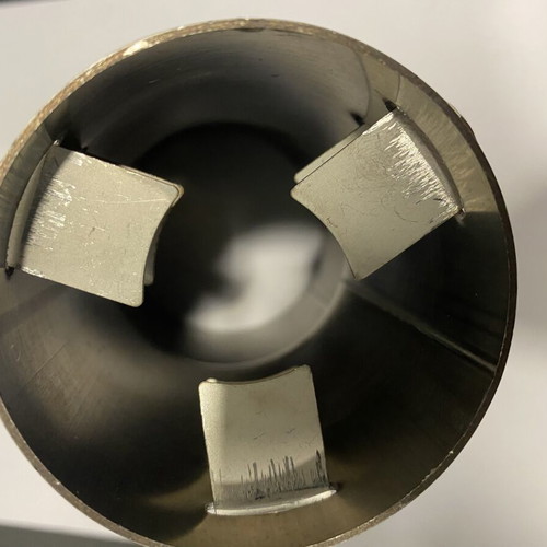 Universal exhaust tip with carbon fiber design