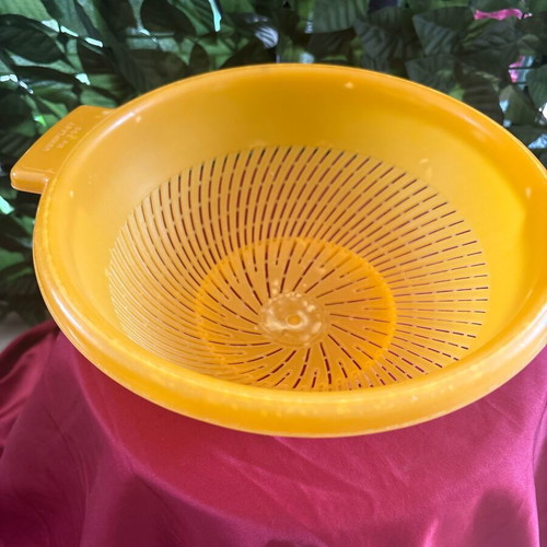 Plastic colander like new, 30x13 cm, orange
