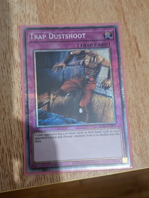 Yugioh Trap Dustshoot Starlight Rare card like new