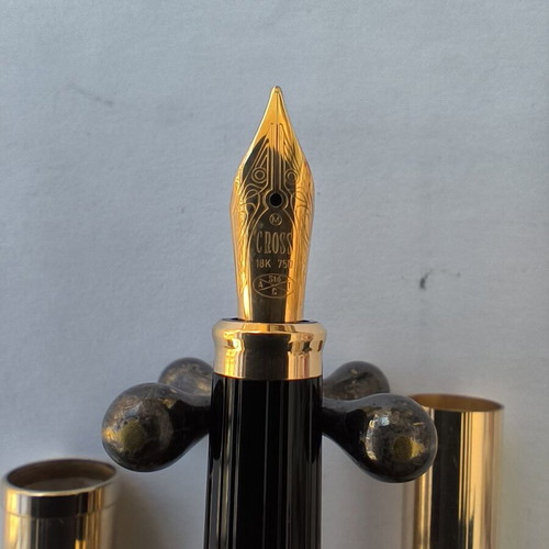 Cross Century gold-plated 14kt pen with 18kt tip like new