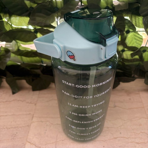 Blue water bottle 2 liters like new