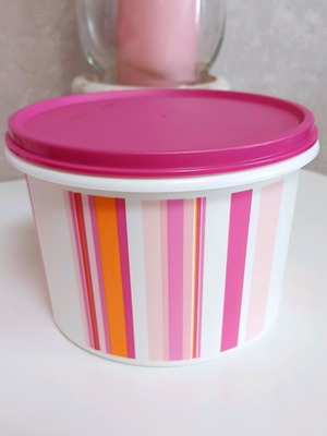 Tupperware 2 Valentine's canisters new