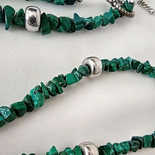 Necklace with natural malachite and 925 silver element new