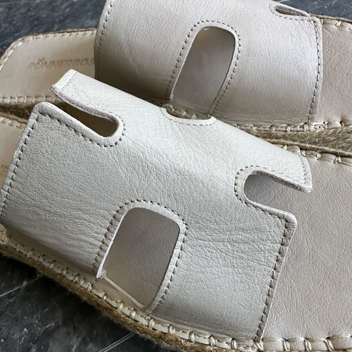 Runnerboss sandals size 40 like new, beige leather platform