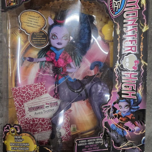 Monster High Freaky Fusion Avea Trotter Doll new