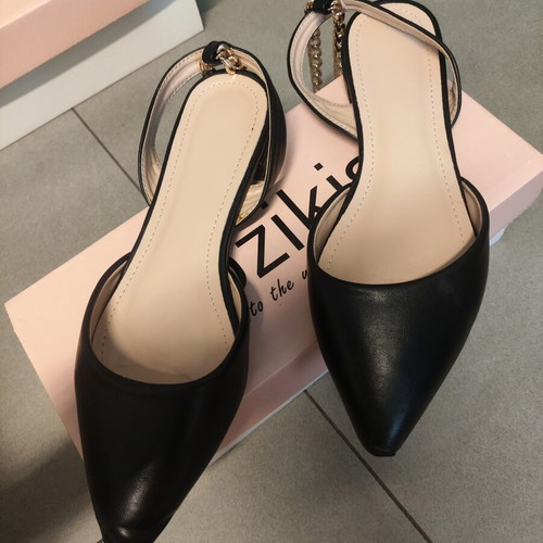 Bozikis black ballerinas size 38 used with gold chain detail