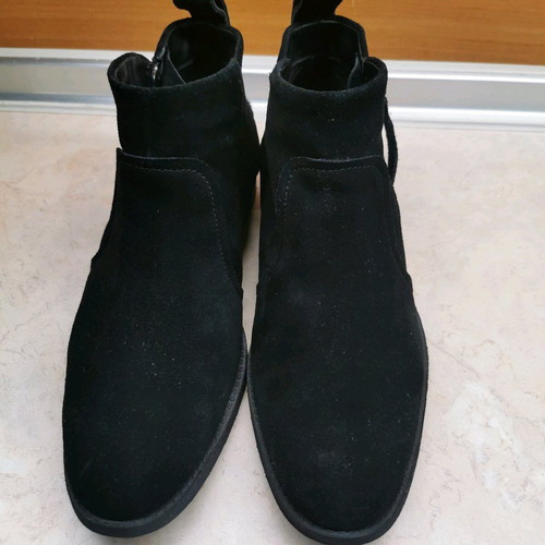 UGG Aureo II women's boots size 39 like new, waterproof suede