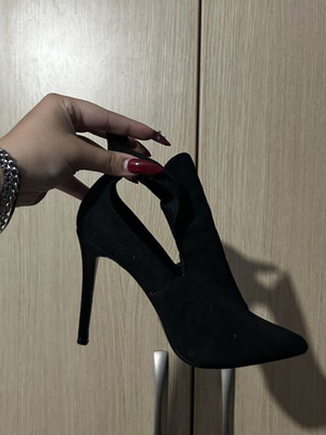 Attrattivo suede stiletto pumps with tie, size 36, used, black