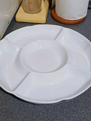 Porcelain serving platter 5 sections like new, diameter 31 cm