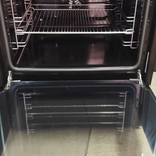 Pitsos Enamel Kitchen Stove like new, fully functional