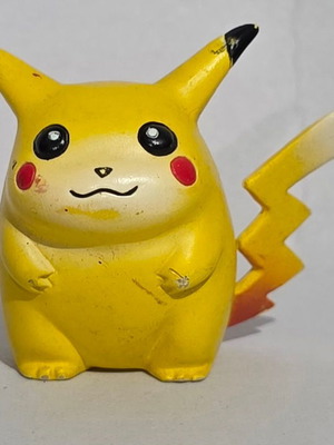Φιγούρα Pikachu Pokemon 1998 Nintendo μεταχειρισμένη, 1.5 ίντσες