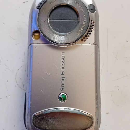 Sony Ericsson S700i mobile phone refurbished for spare parts