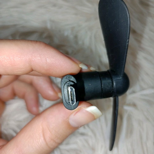 Portable USB fan like new with micro-USB connection
