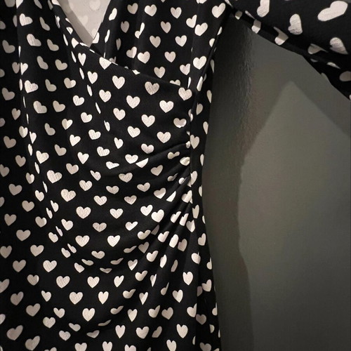 Elastic tight dress with heart print like new, black