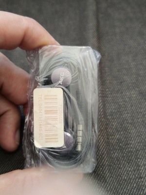 AKG in-ear ακουστικά για Samsung Galaxy καινούργια, ενσύρματα