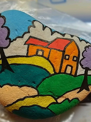 Διακοσμητική πέτρα ζωγραφισμένη με τέμπερες