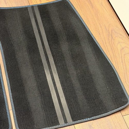 Ford Fiesta St Mk8/8.5 front mats like new, black with blue stitching
