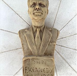1963  Τζόν Φιτζέραλντ Κένεντυ προτομή ( άγαλματακι) ύψος  28cm