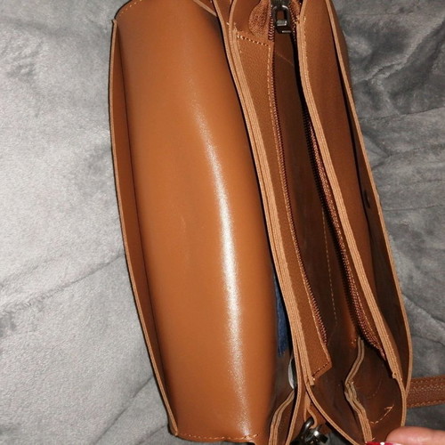 Brown crossbody bag new with leather texture and 3 compartments