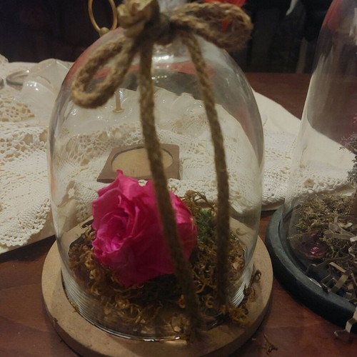Decorative flowers like new, set of 2 pieces