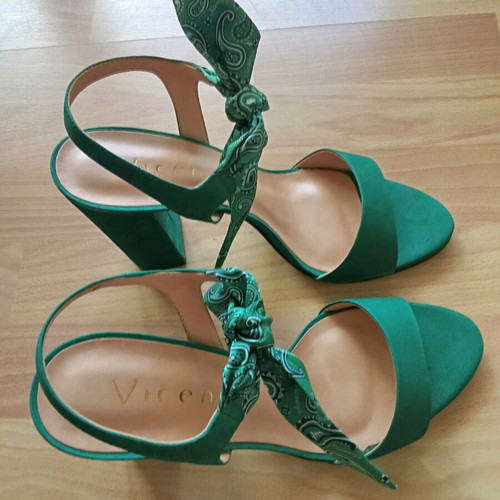 Vicenza sandals new, size 41, green, 9" heel