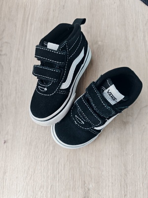 Vans toddler shoes used, size 22, black