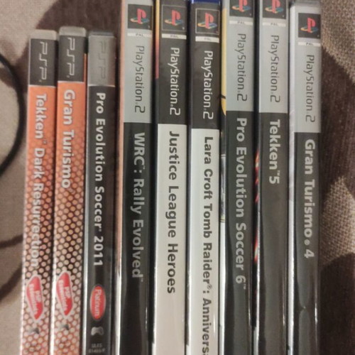 PlayStation 2 (PS2) console and accessories used bundle