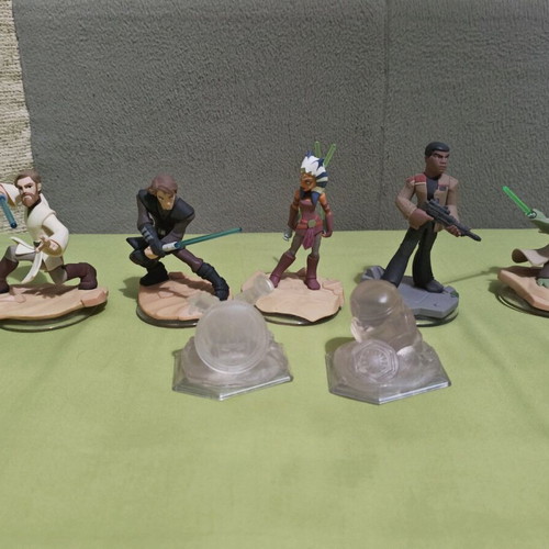 Disney Infinity Star Wars 7 figures like new with base