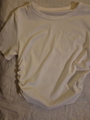 Shein white cropped short-sleeve top like new with side ruching