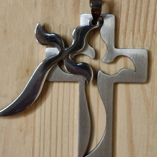Pendant crosses like new, set of 4, gold and silver colors