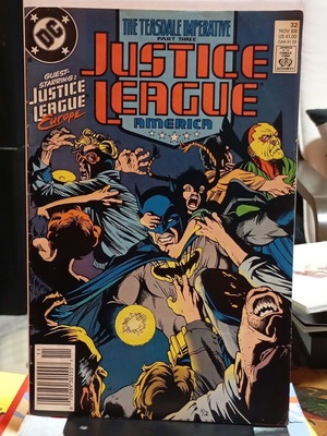 Justice League America #32 used comic in English