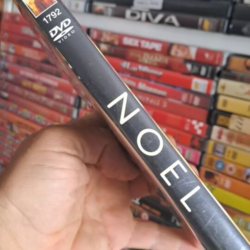 Noel DVD used, social genre, subtitles