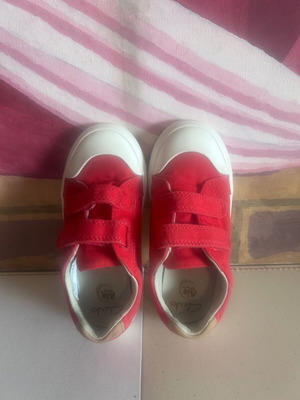 Clarks Kids sneakers size 27 red like new