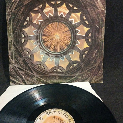 Wings Back To The Egg vinyl used without cover