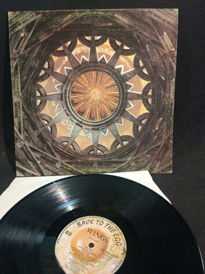 Wings Back To The Egg vinyl used without cover