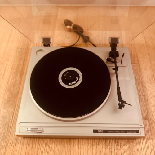 NEC sound system amplifier and turntable like new