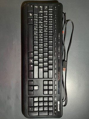 Microsoft wired keyboard used, model 600