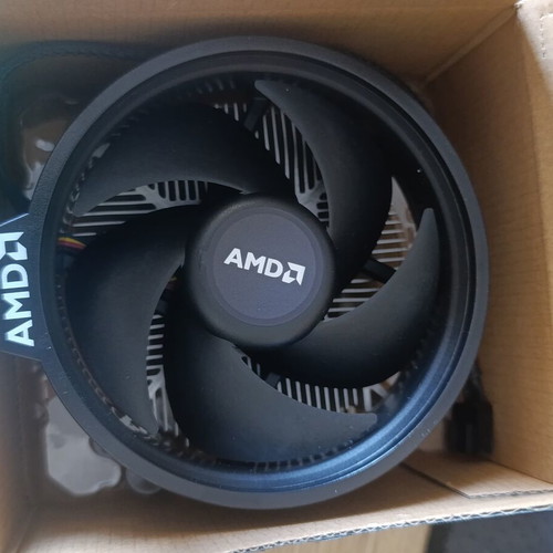 AMD Ryzen CPU cooler used, excellent condition
