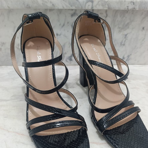 Heeled sandals new size 39 black