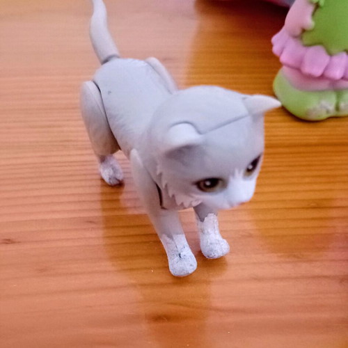 Barbie doll set with articulated cat, floating dog and dress, like new
