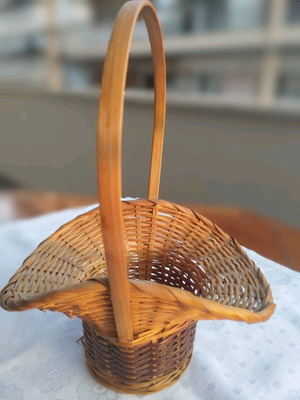 Vintage wicker decorative basket like new, 26 cm height
