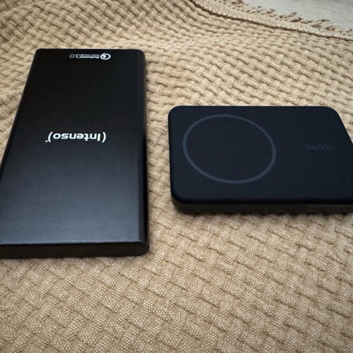 Power banks used Intenso 10,000mAh and Belkin 5,000mAh USB-C