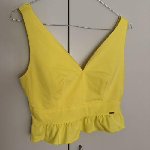 Crop top Toi&Moi size Small like new, yellow