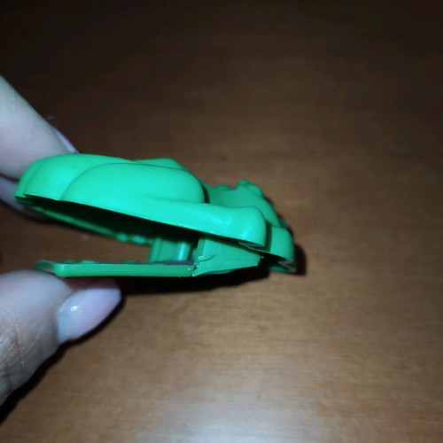 Plastic frogs used, excellent condition, functional