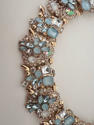 Κολιέ με στρας γαλάζια και χρυσά, σαν καινούργιο