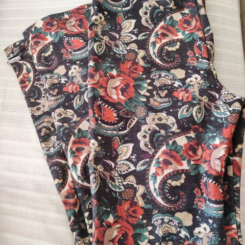 Guy Laroche leggings 9-10 years with zipper like new