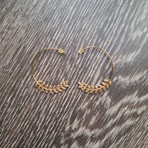 Hoop earrings new, gold color, 4cm diameter